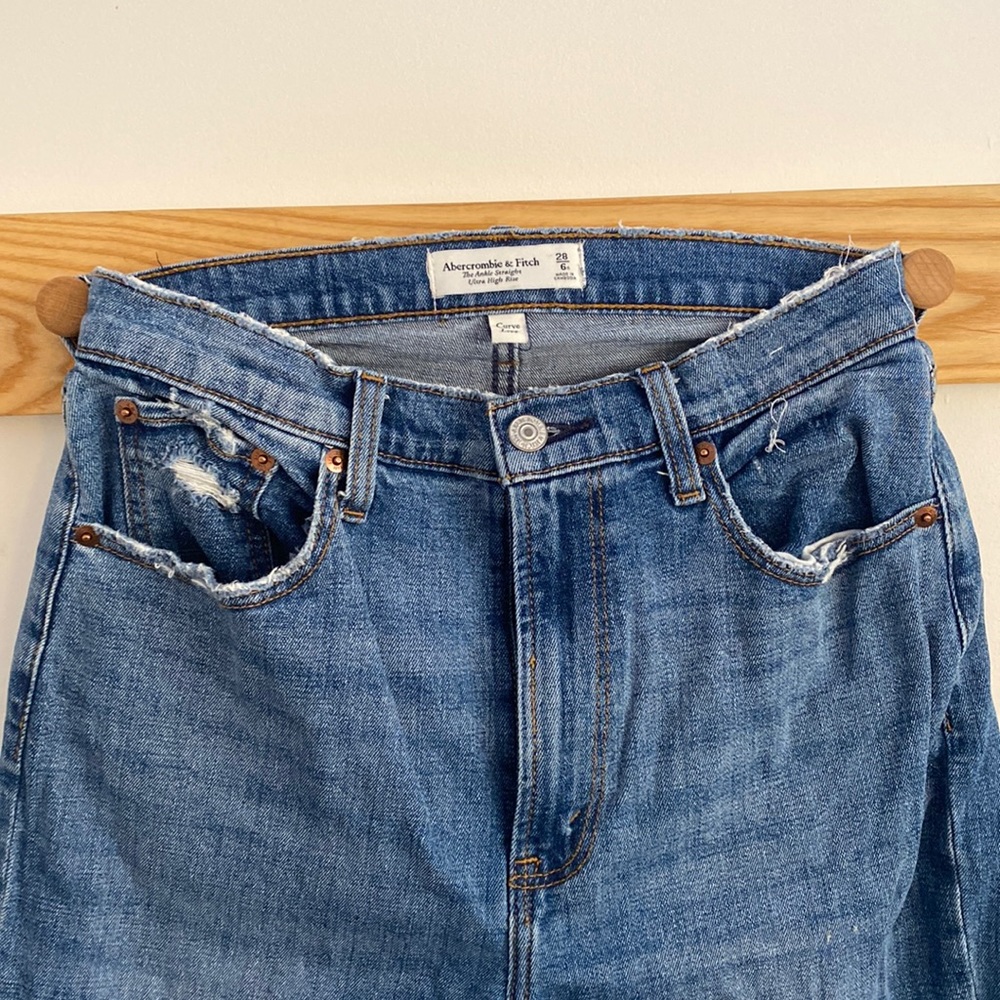 Abercrombie and Fitch curve love high-rise.